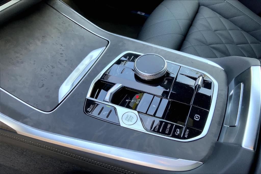 new 2025 BMW X7 car, priced at $92,240