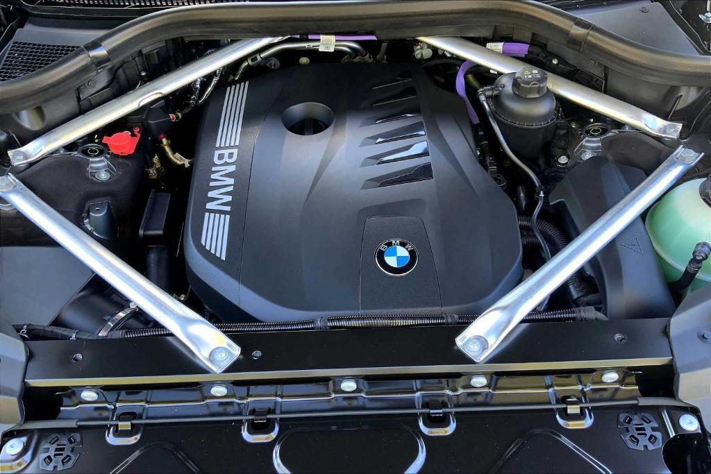 new 2026 BMW X7 car, priced at $92,555