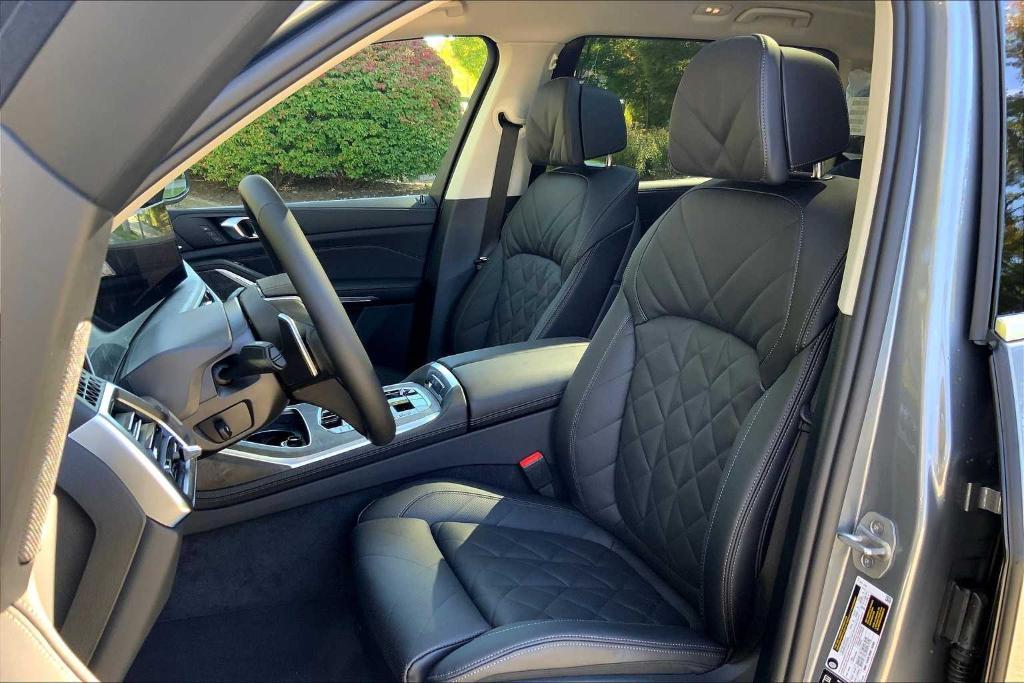 new 2026 BMW X7 car, priced at $92,555