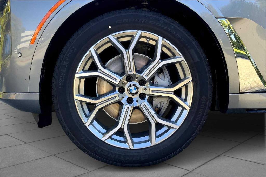 new 2026 BMW X7 car, priced at $92,555