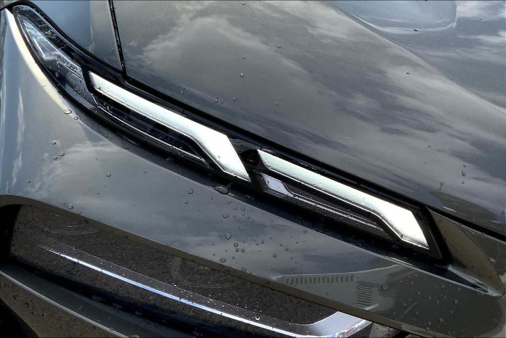 new 2025 BMW X7 car, priced at $92,885