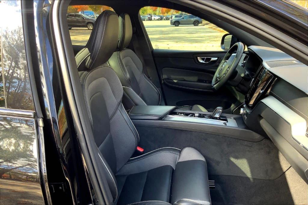 used 2022 Volvo XC60 car, priced at $32,869