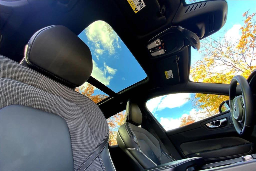 used 2022 Volvo XC60 car, priced at $32,869