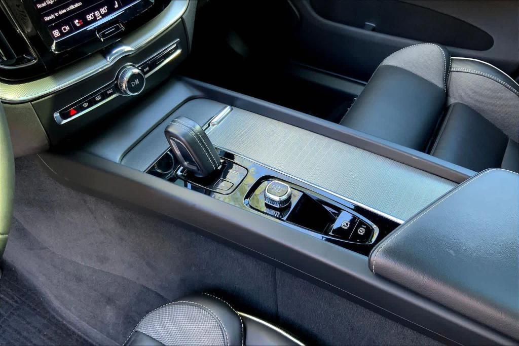 used 2022 Volvo XC60 car, priced at $32,869