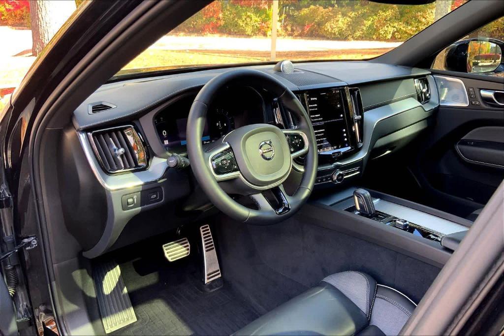 used 2022 Volvo XC60 car, priced at $32,869