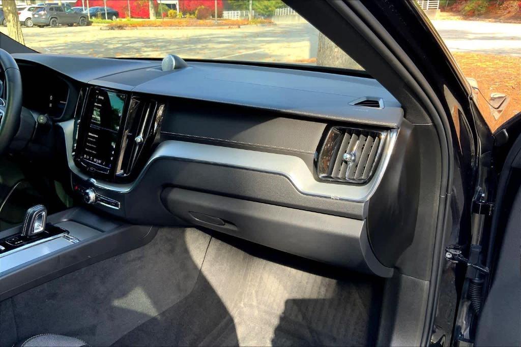 used 2022 Volvo XC60 car, priced at $32,869
