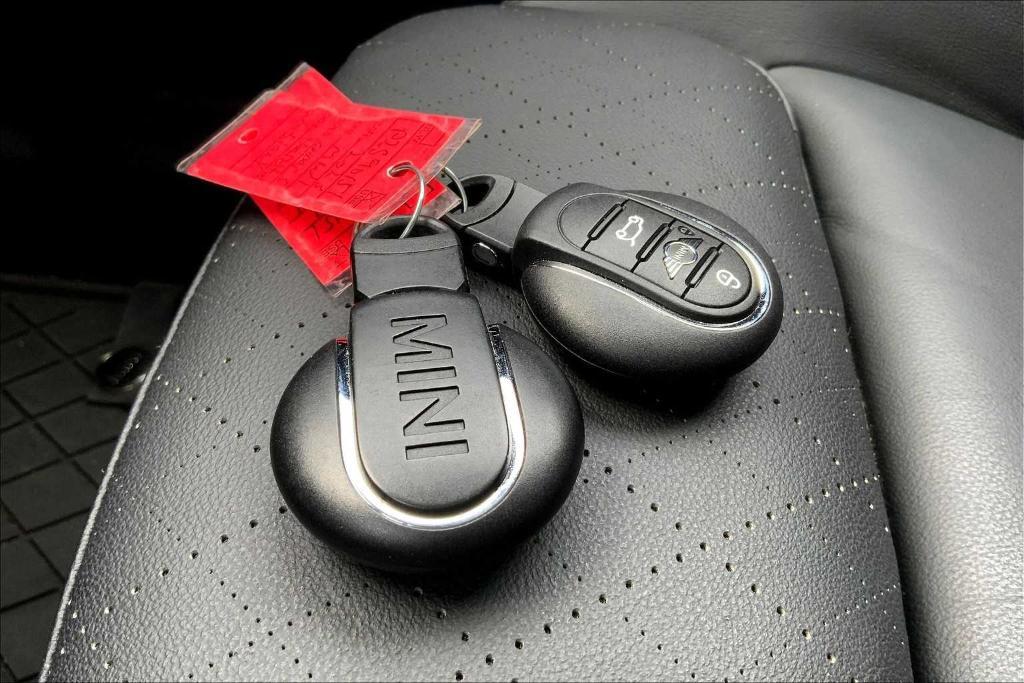 used 2023 MINI Hardtop car, priced at $25,670