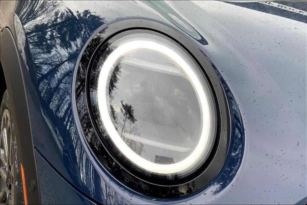 new 2025 MINI Hardtop car, priced at $38,600