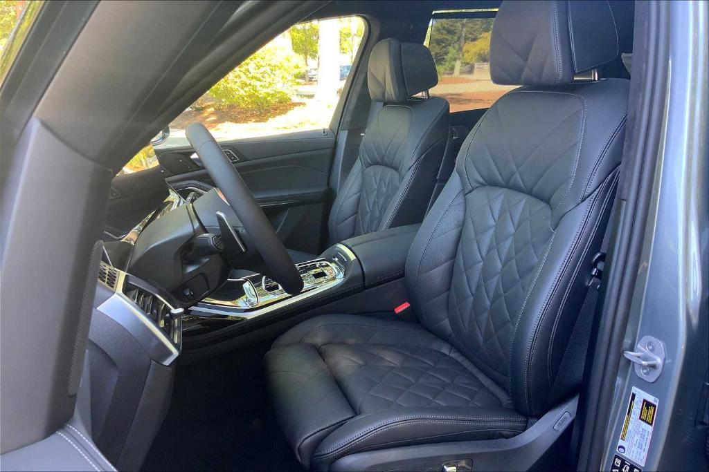 new 2026 BMW X7 car, priced at $99,305