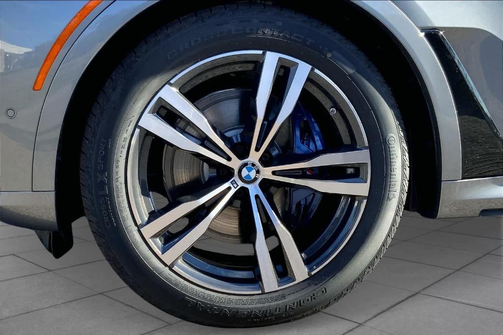 new 2025 BMW X7 car, priced at $114,235