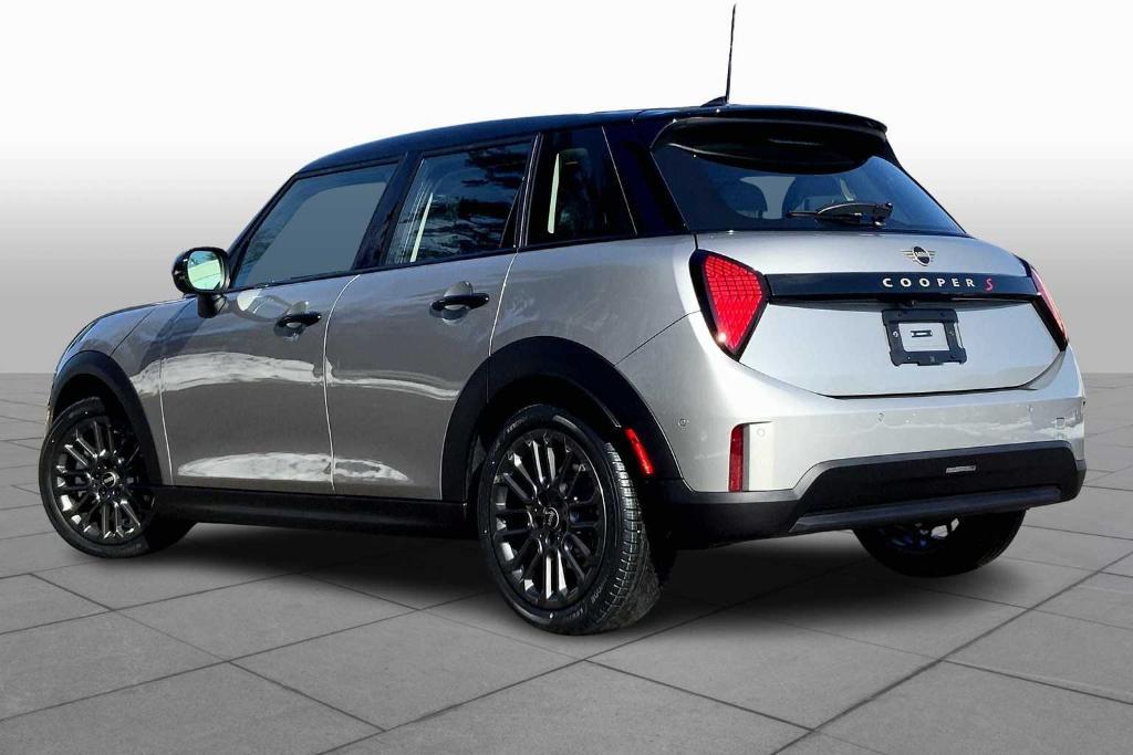 new 2025 MINI Hardtop car, priced at $36,900