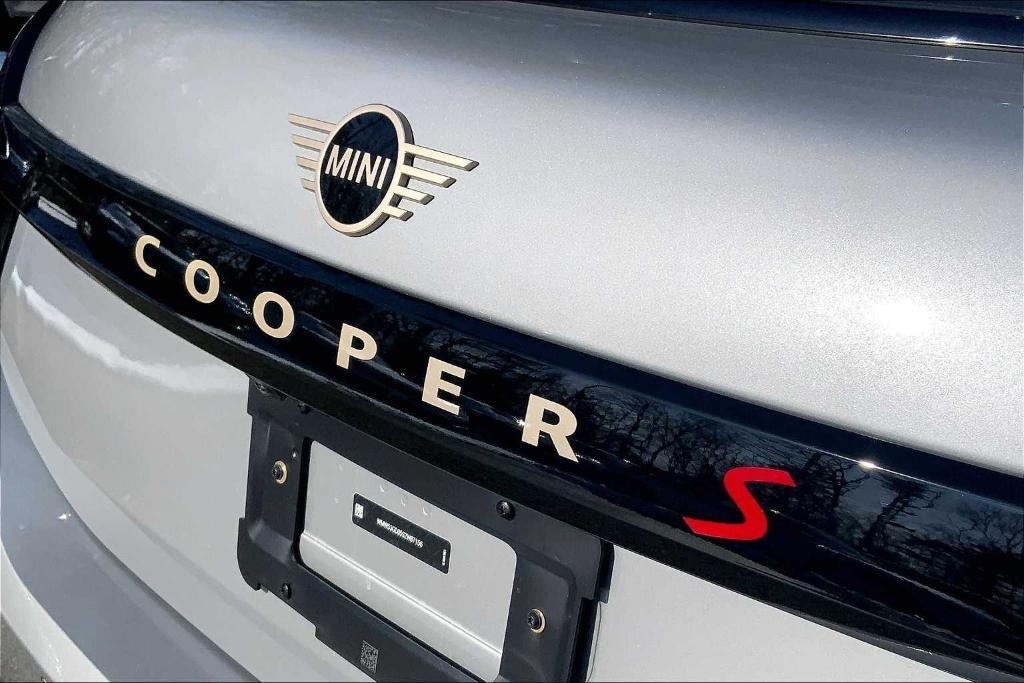 new 2025 MINI Hardtop car, priced at $36,900