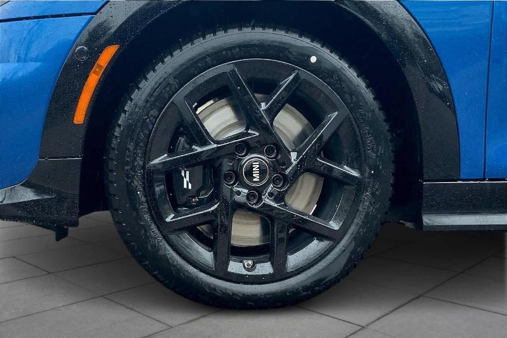 new 2025 MINI Hardtop car, priced at $42,080