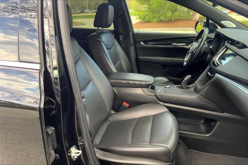 used 2023 Cadillac XT5 car, priced at $29,976