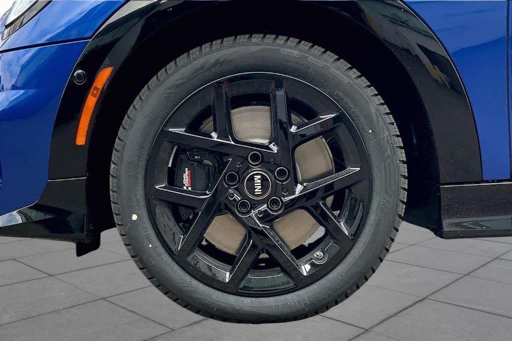 new 2025 MINI Hardtop car, priced at $42,330