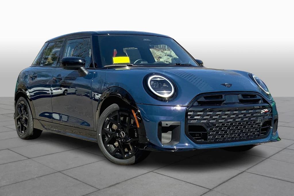 new 2025 MINI Hardtop car, priced at $41,260