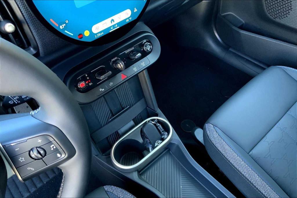 new 2025 MINI Hardtop car