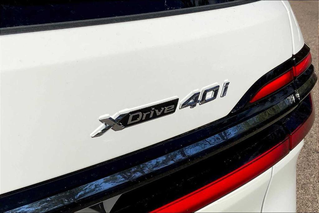 new 2025 BMW X7 car, priced at $86,035