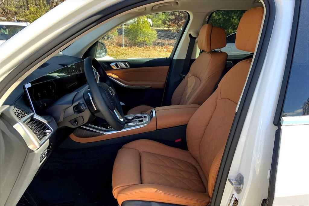 new 2025 BMW X7 car, priced at $86,035