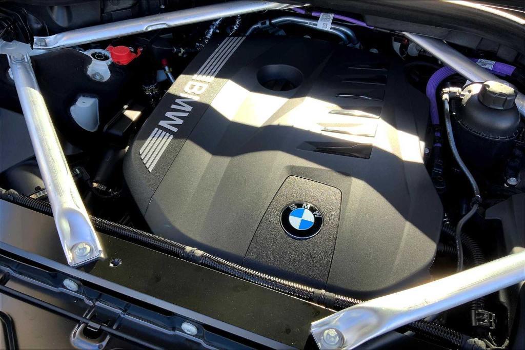 new 2025 BMW X7 car, priced at $86,035