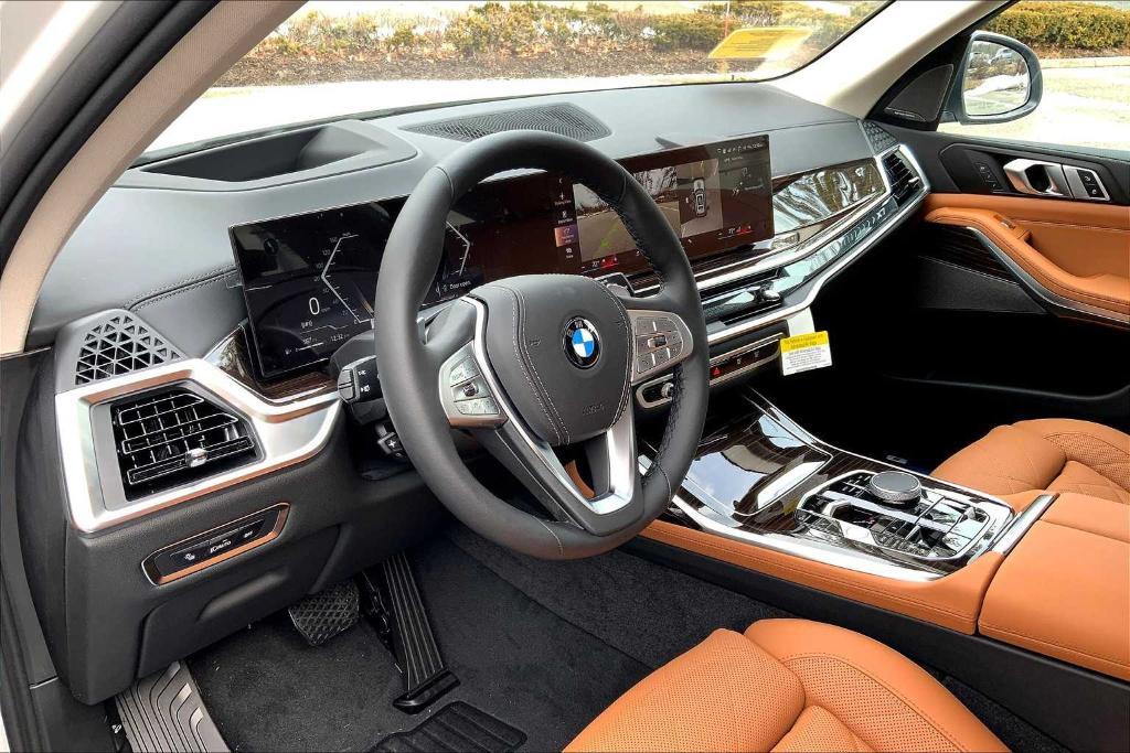 new 2025 BMW X7 car, priced at $92,885
