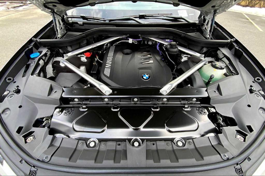 new 2025 BMW X7 car, priced at $92,885