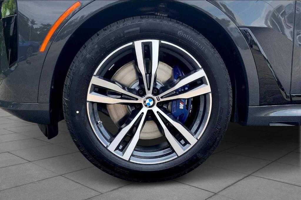 new 2026 BMW X7 car, priced at $122,105