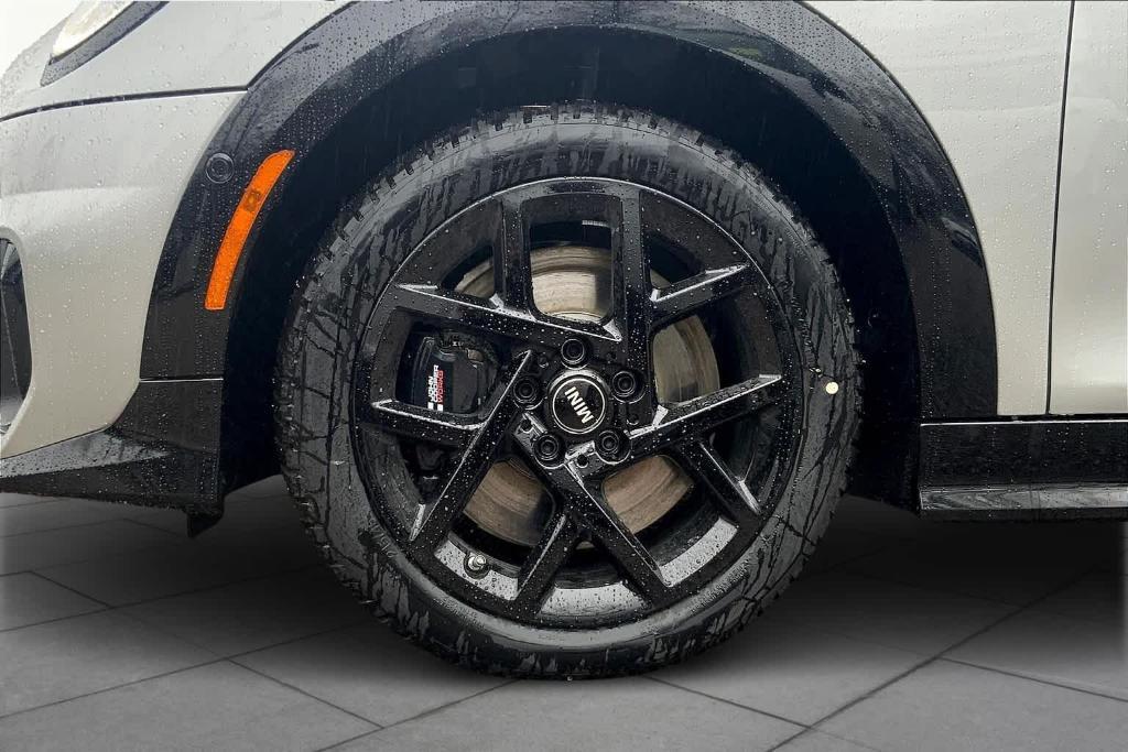 new 2025 MINI Hardtop car, priced at $41,925
