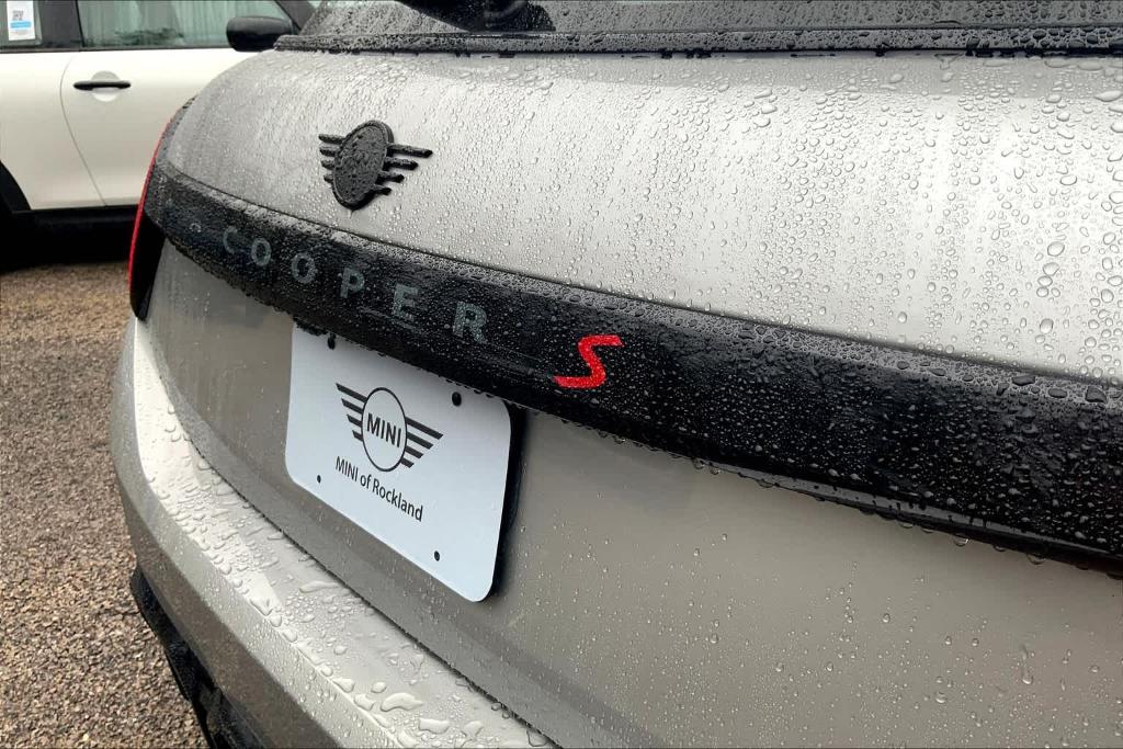 new 2025 MINI Hardtop car, priced at $41,925