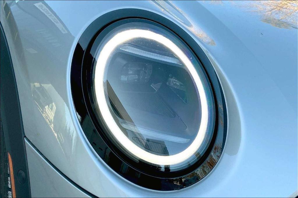 new 2025 MINI Hardtop car, priced at $32,345
