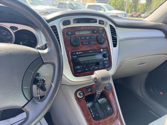 used 2007 Toyota Highlander car, priced at $7,995