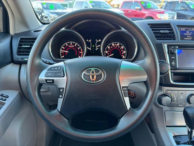 used 2013 Toyota Highlander car, priced at $13,995