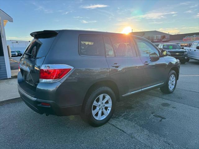 used 2013 Toyota Highlander car, priced at $13,995