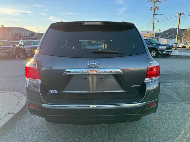 used 2013 Toyota Highlander car, priced at $13,995