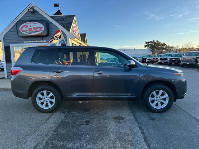 used 2013 Toyota Highlander car, priced at $13,995