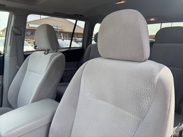 used 2009 Toyota Highlander car, priced at $8,995