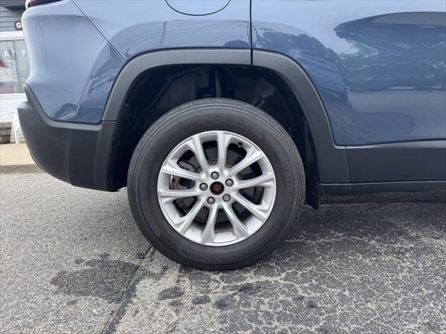 used 2019 Jeep Cherokee car, priced at $13,995