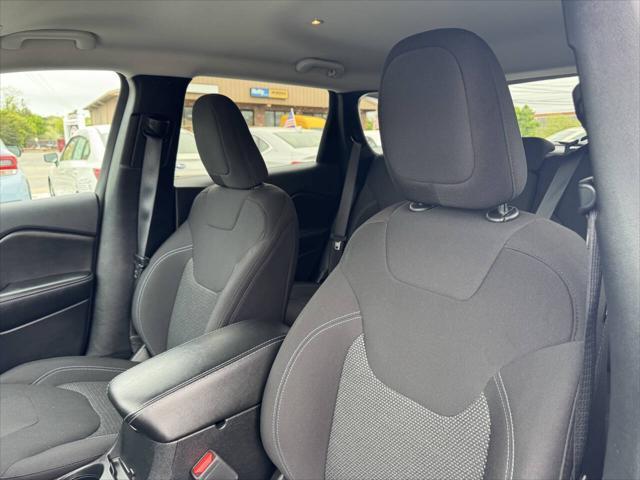 used 2019 Jeep Cherokee car, priced at $13,995