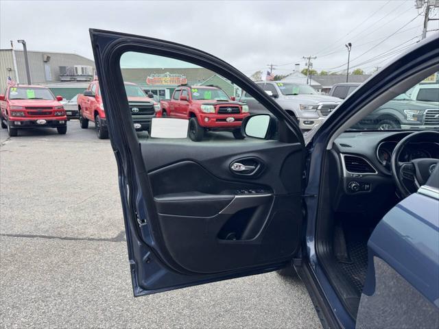 used 2019 Jeep Cherokee car, priced at $13,995