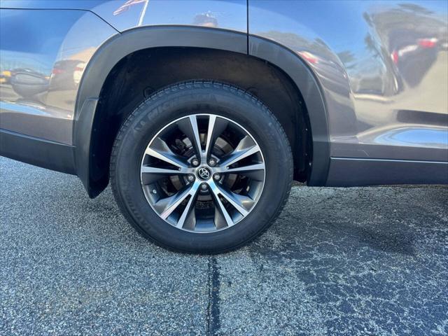 used 2016 Toyota Highlander car, priced at $17,995