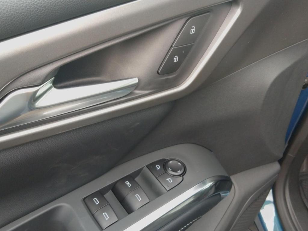 new 2026 Chevrolet Traverse car, priced at $45,170
