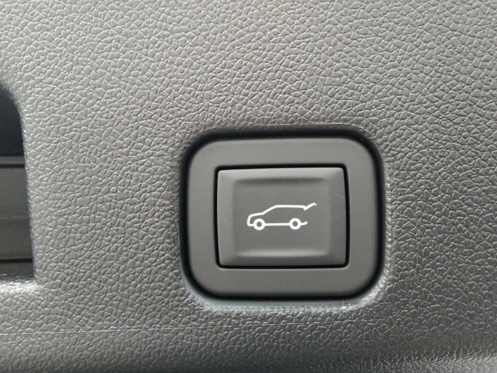 new 2026 Chevrolet Traverse car, priced at $45,170