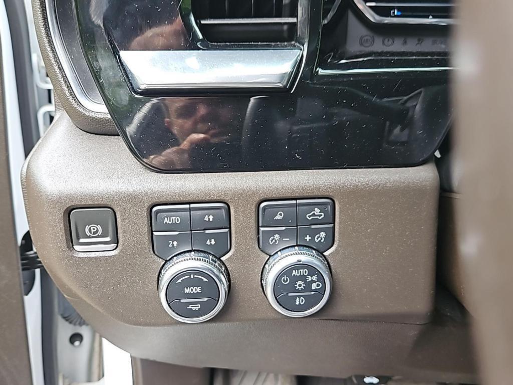 used 2022 GMC Sierra 1500 car, priced at $43,900