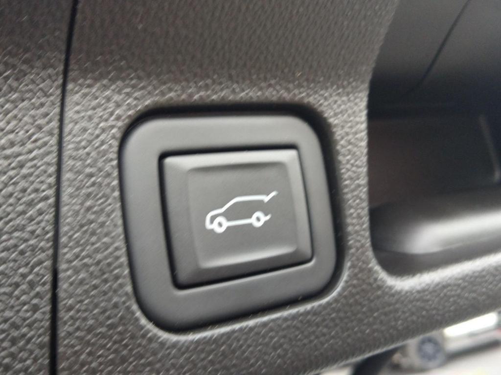 used 2023 GMC Acadia car, priced at $32,800