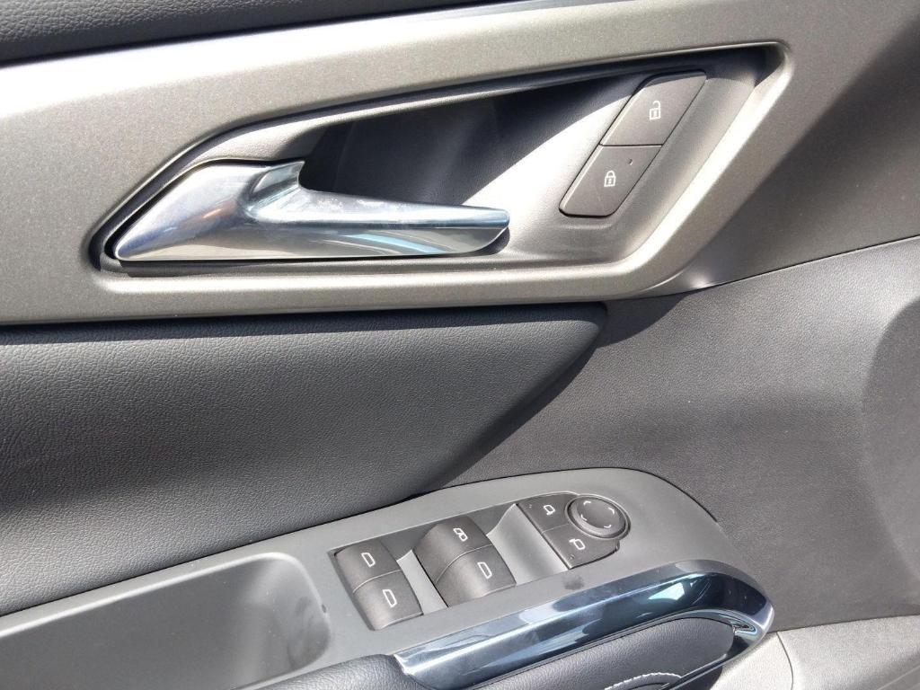 new 2025 Chevrolet Traverse car, priced at $45,060