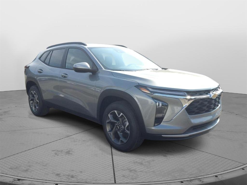 new 2025 Chevrolet Trax car, priced at $25,880