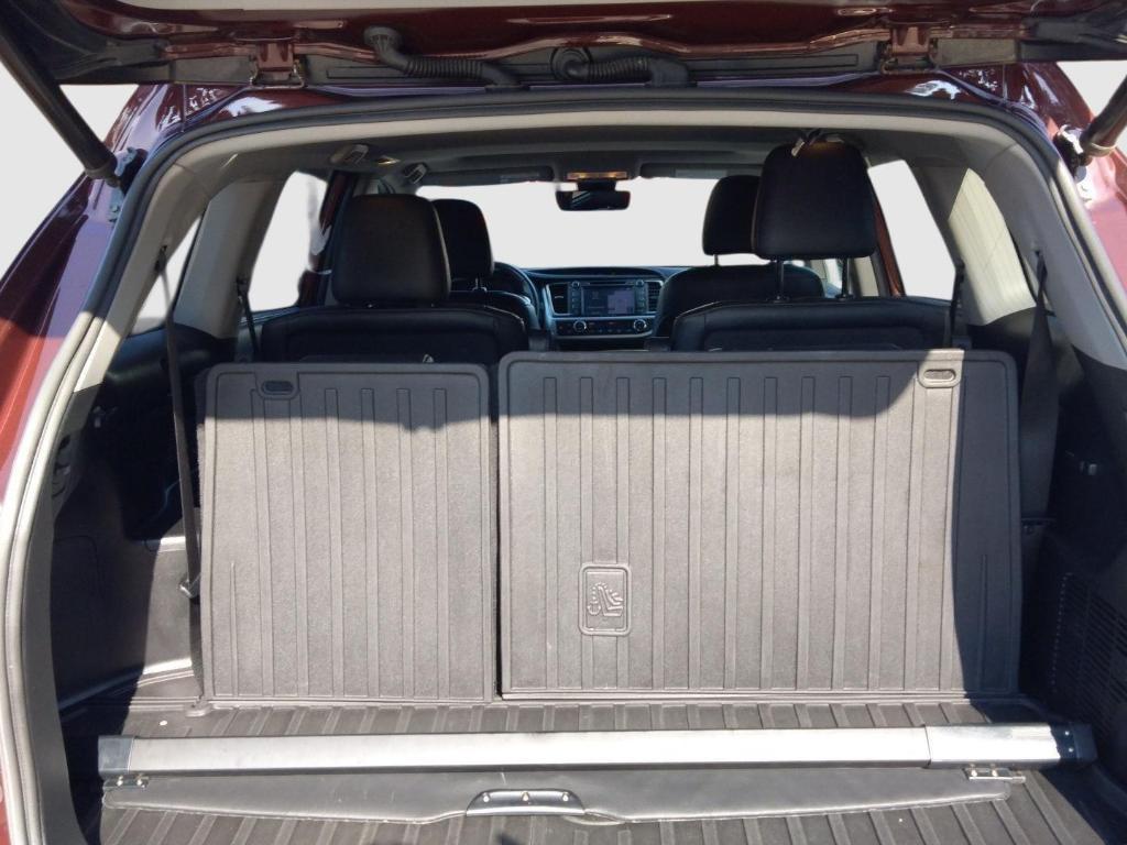 used 2019 Toyota Highlander car, priced at $24,150