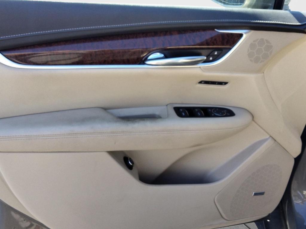 used 2019 Cadillac XT5 car, priced at $21,000