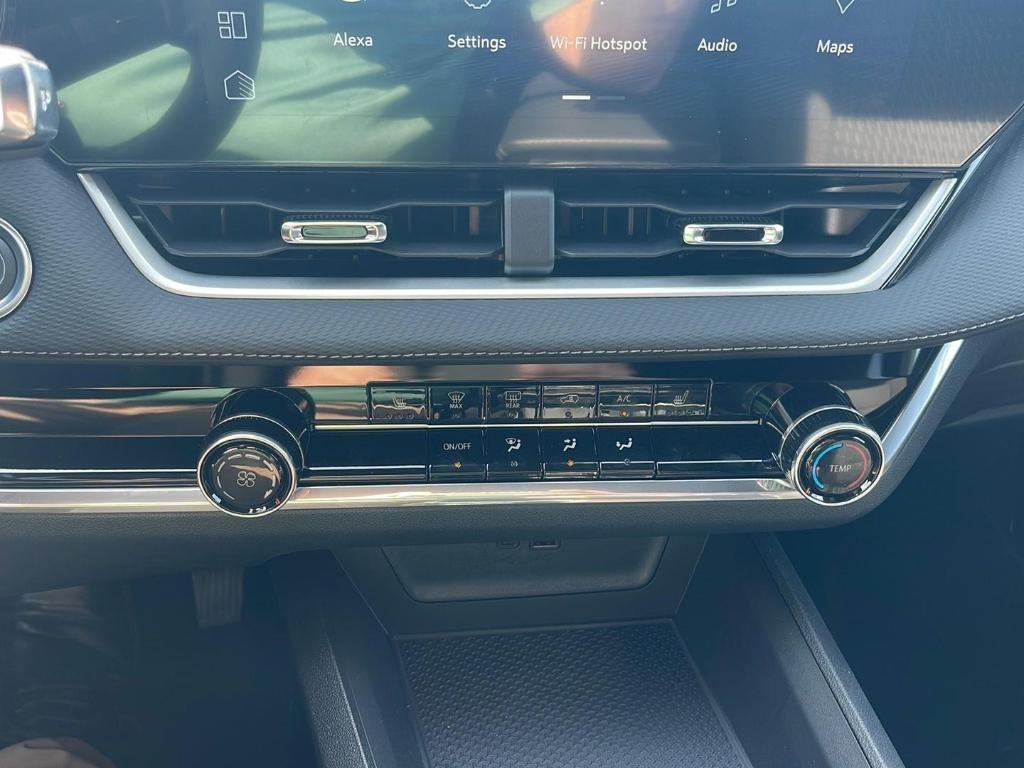 new 2025 Chevrolet Equinox car, priced at $33,130