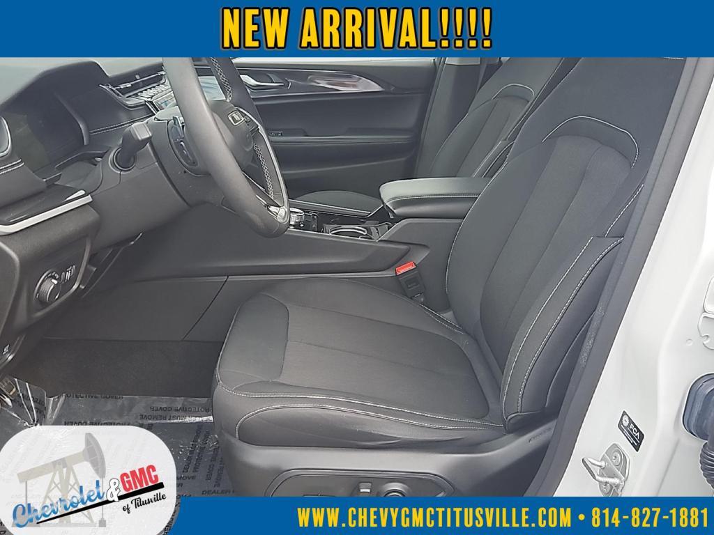 used 2023 Jeep Grand Cherokee car, priced at $33,395
